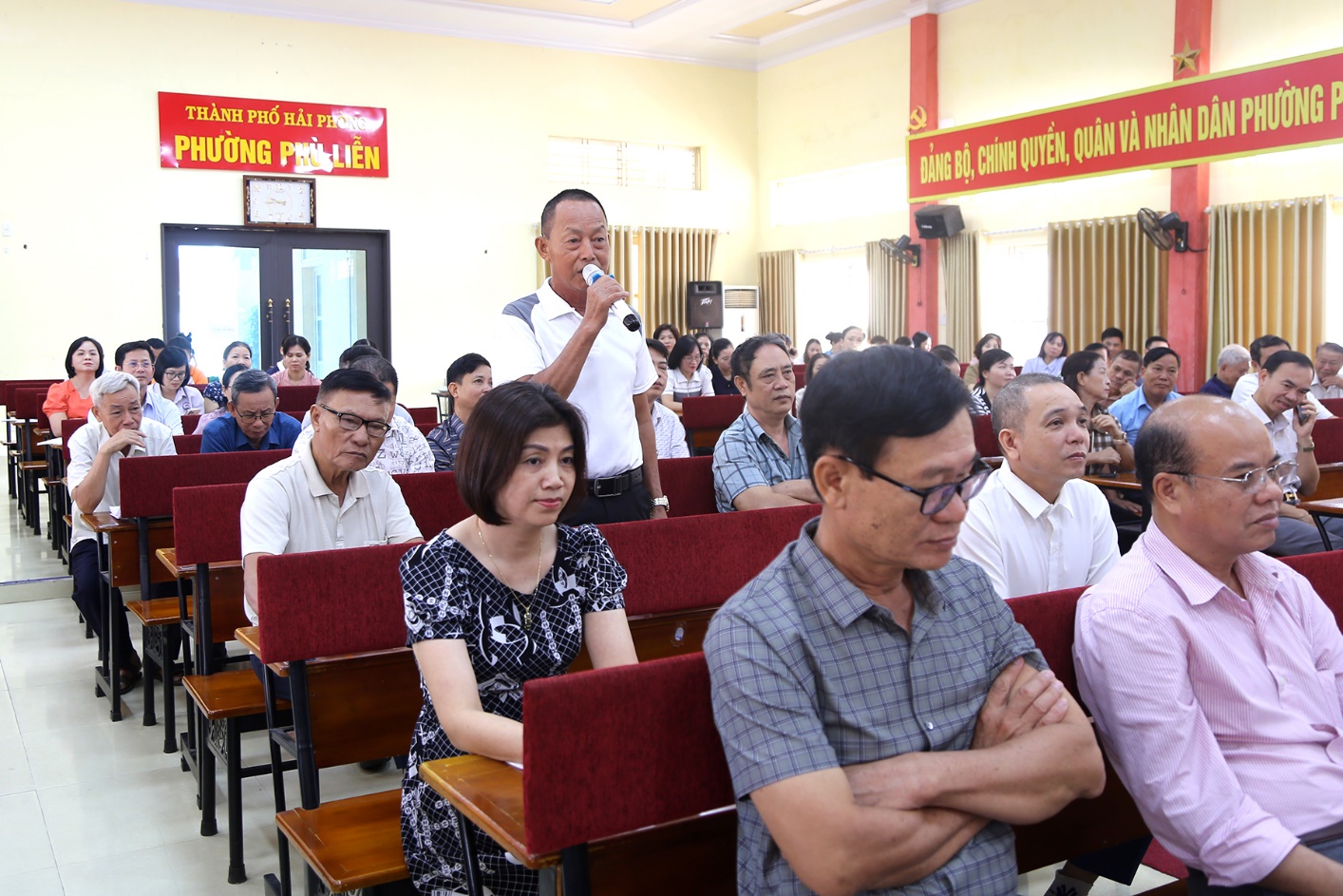 https://cdn.haiphong.gov.vn/gov-hpg/1/tintuc/2025/10/trao-dois638950051952411877.jpg