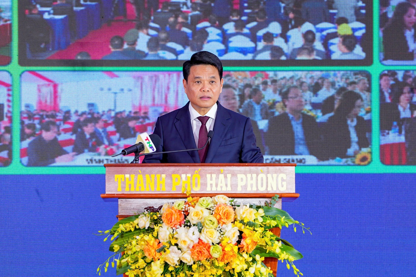 https://cdn.haiphong.gov.vn/gov-hpg/1/tintuc/2025/12/ub1639017348727900341.jpg