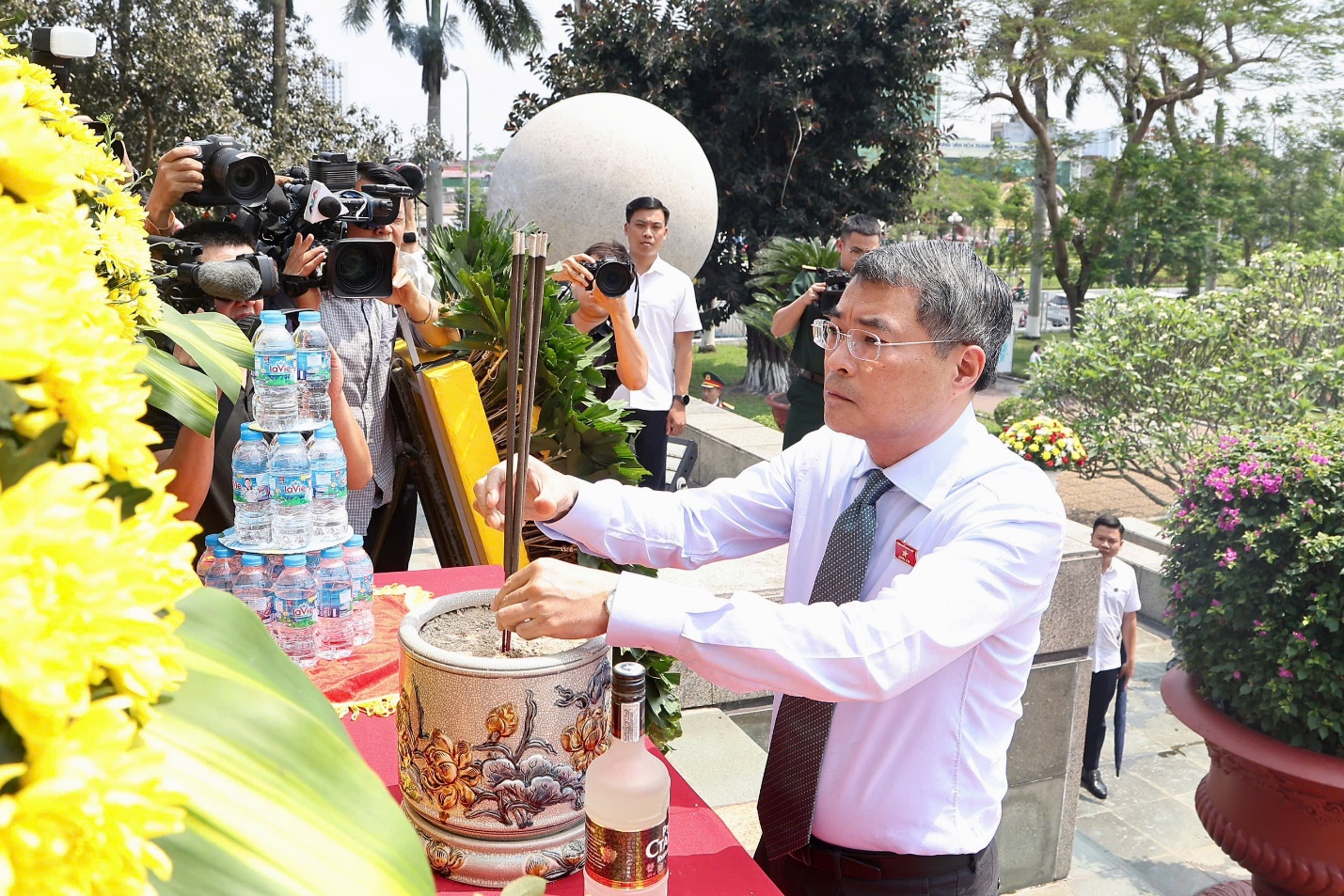 Description: https://cdn.haiphong.gov.vn/gov-hpg/1/tintuc/2026/4/img_7798639129833191232508.jpeg