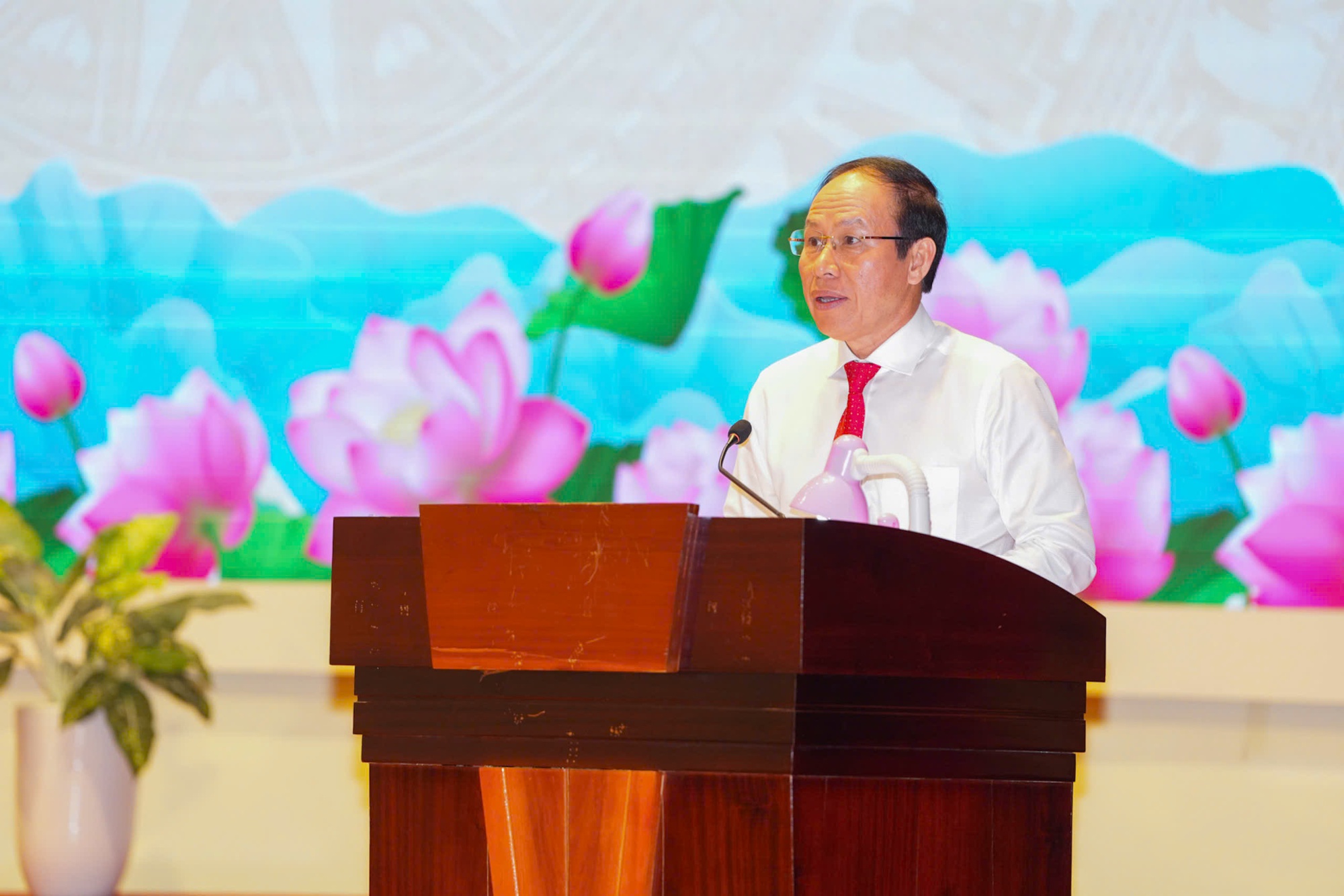 Giới thiệu nhân sự tham gia Ủy ban Kiểm tra Thành ủy; chỉ định Bí thư Quận ủy- Ảnh 2.