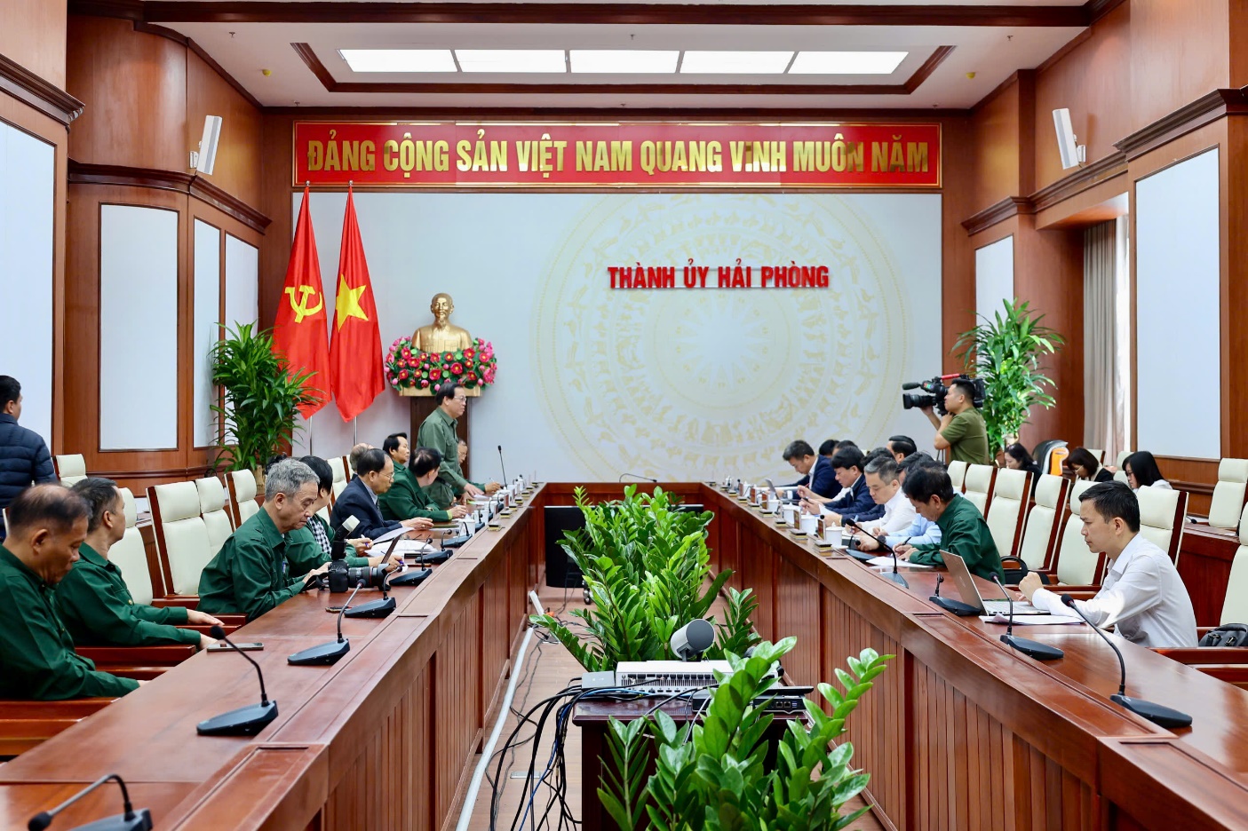 https://cdn.haiphong.gov.vn/gov-hpg/1/tintuc/2025/12/tnxp5639019995479074638.jpg