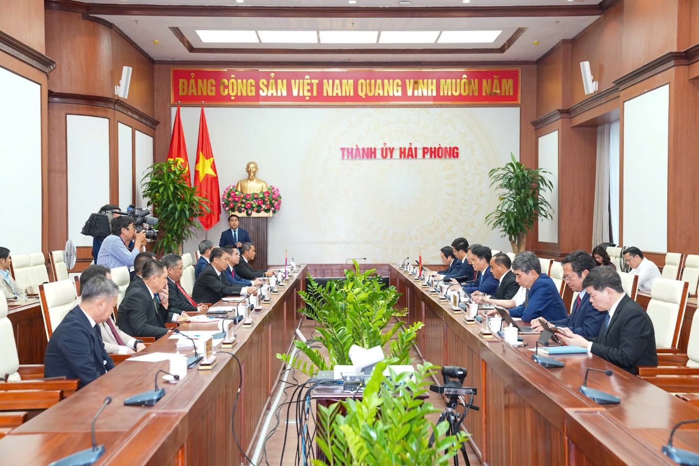 https://cdn.haiphong.gov.vn/gov-hpg/1/tintuc/2026/5/z7818368421126_6692a1b8f6c635c09890367e9efd1fd8639142088640223820.jpg